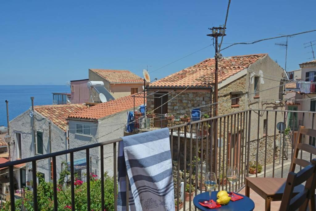 Apartament Terrazza Ambrogio Sant'Ambrogio  Zewnętrze zdjęcie